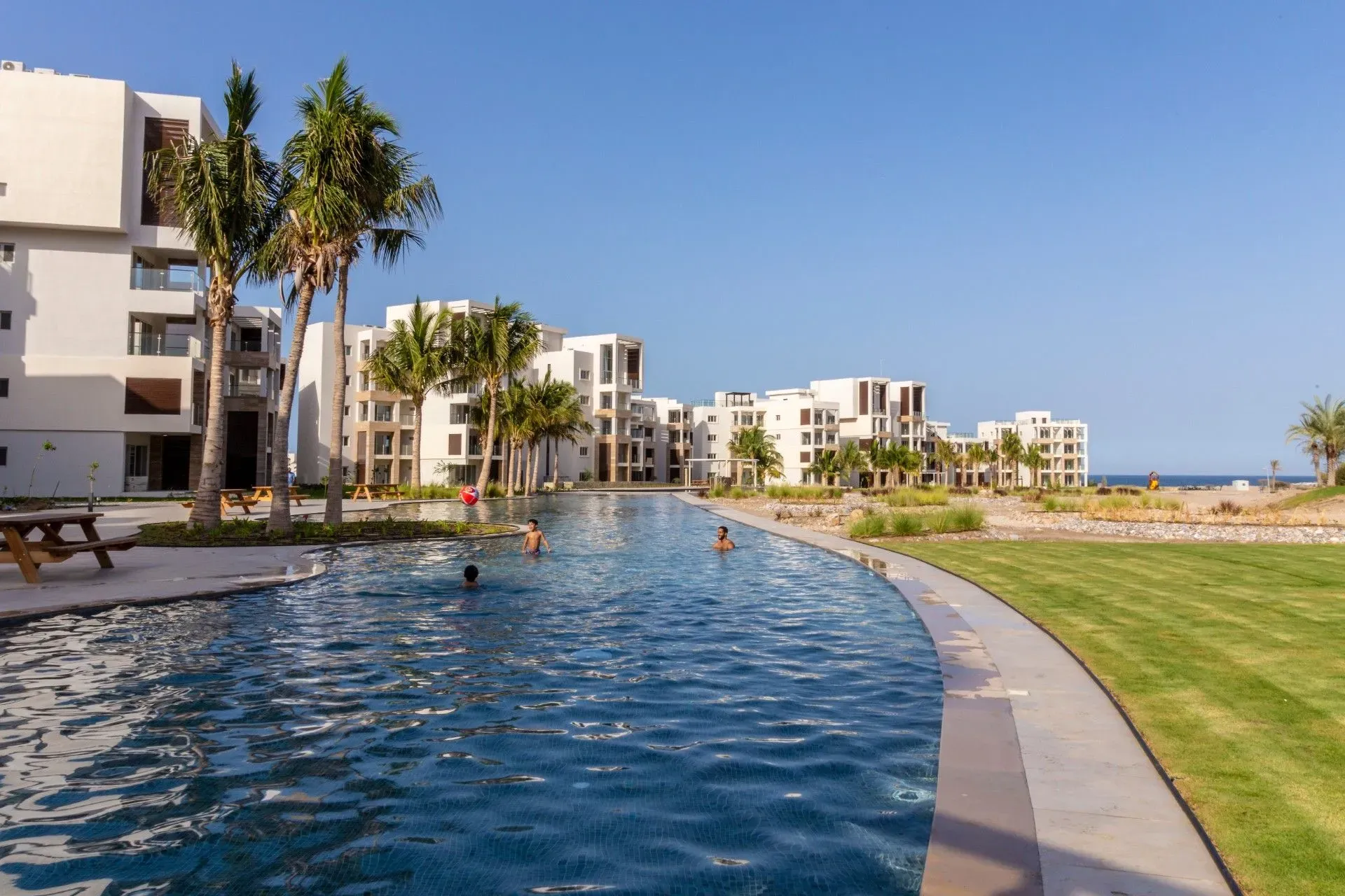 golf lake view