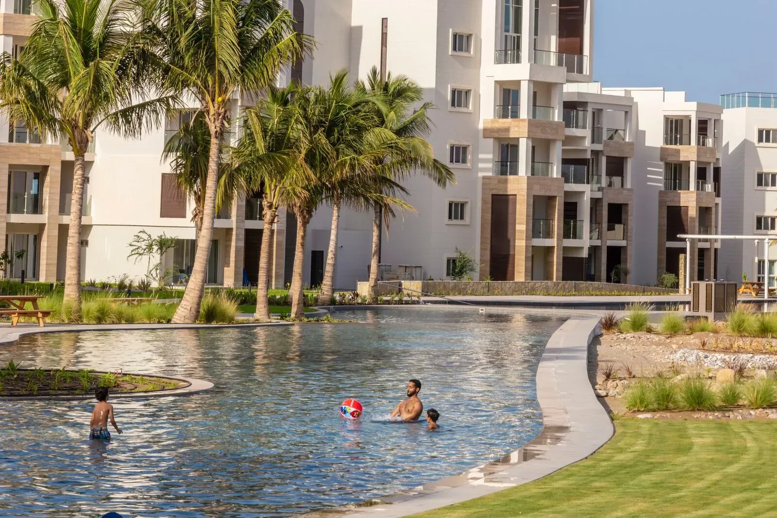Golf_Lake_Swimming_Pool