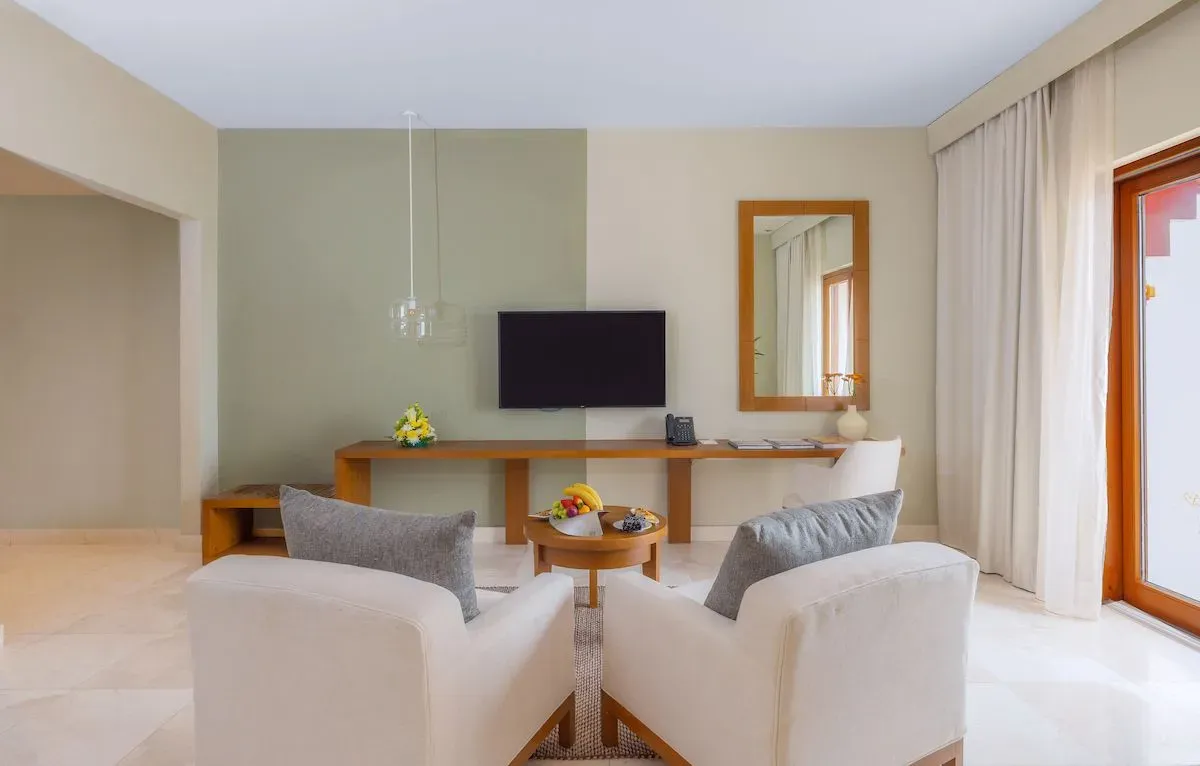 image of jebel sifah